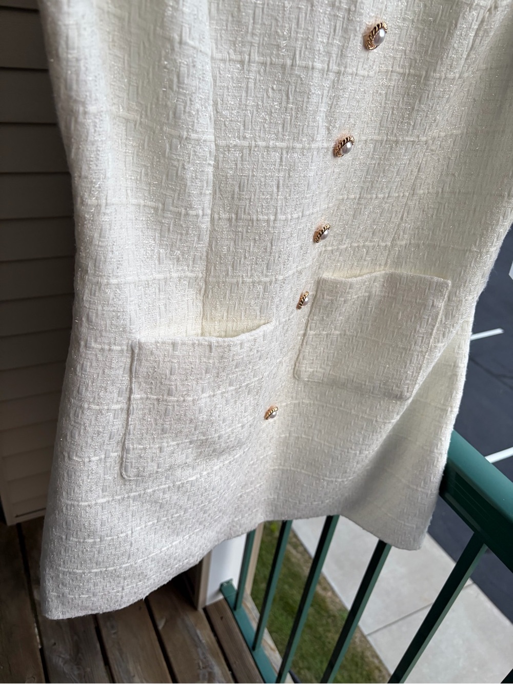 🆕🥥AQUA NWT White Tweed Mini Shift Dress Pearl Gold Buttons Pockets Size L Office - Picture 9 of 17
